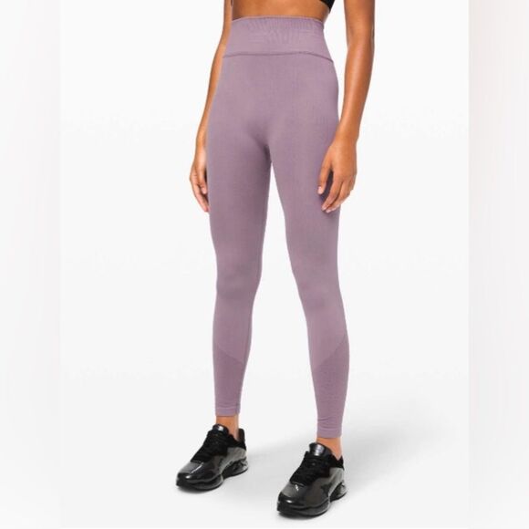 Lululemon Ebb to Street Tight Frosted Mulberry Size 4 - Picture 1 of 6